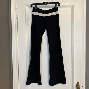 Lululemon classic black flare pant